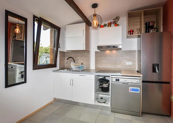 Holiday home Awesome In With Wifi Prunete