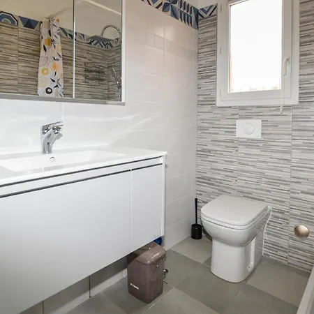 Casa vacanze 2 Bedroom Lovely Home In Prunete *